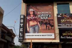 48-ENGLISH-WINE-BEER-SHOP-Hajiratan-Chowk-1